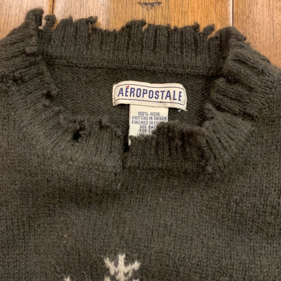 DISTRESSED AEROPOSTALE GREEN SWEATER - Picture 6 of 14